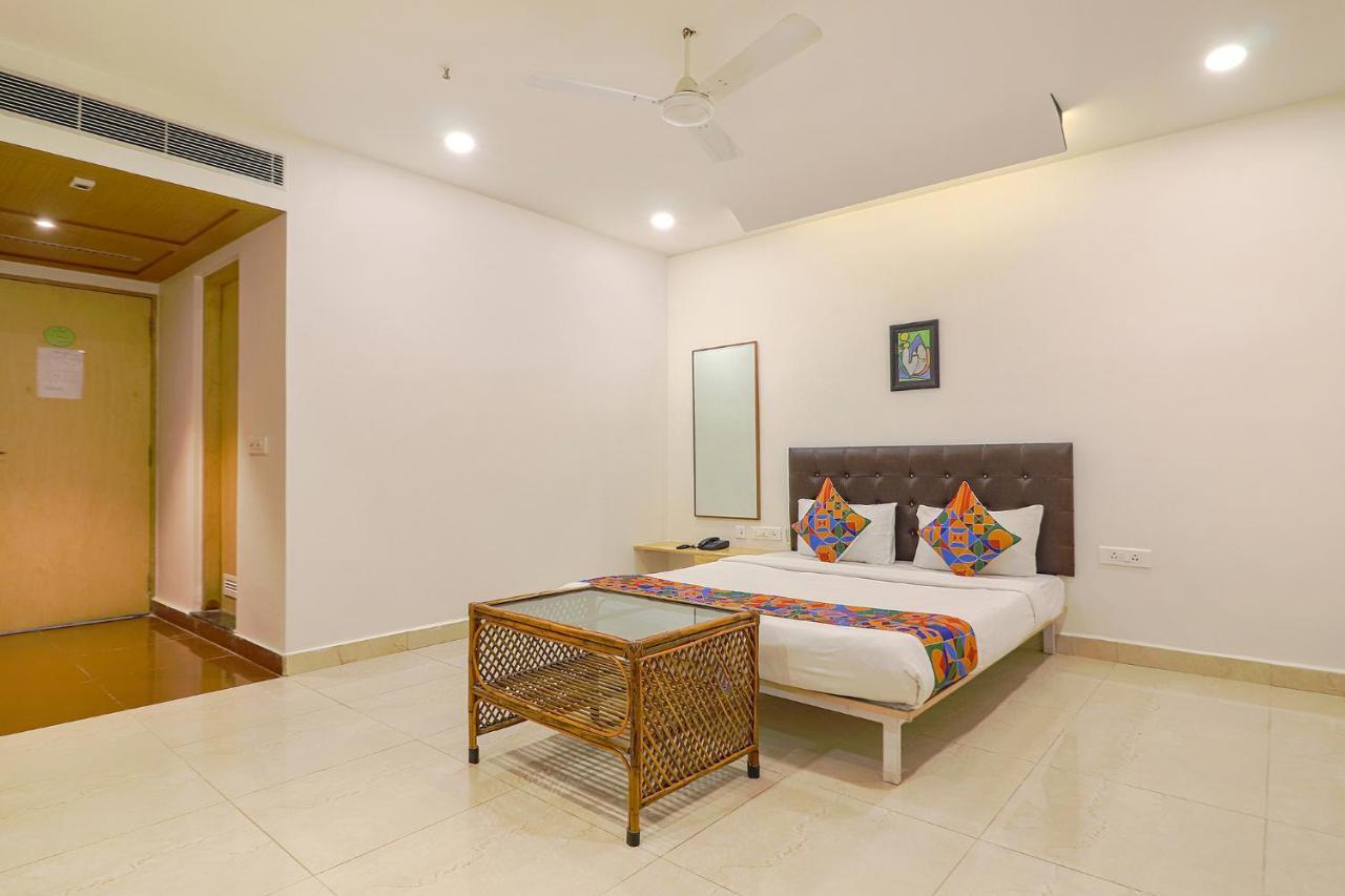 Fabhotel Aamantran & Banquet Halls - Nr Rtc X Roads Metro Station Hyderabad Exterior foto