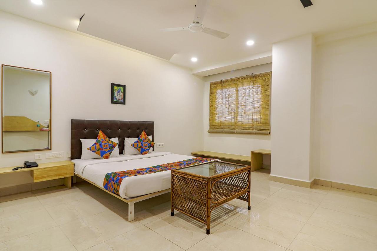 Fabhotel Aamantran & Banquet Halls - Nr Rtc X Roads Metro Station Hyderabad Exterior foto