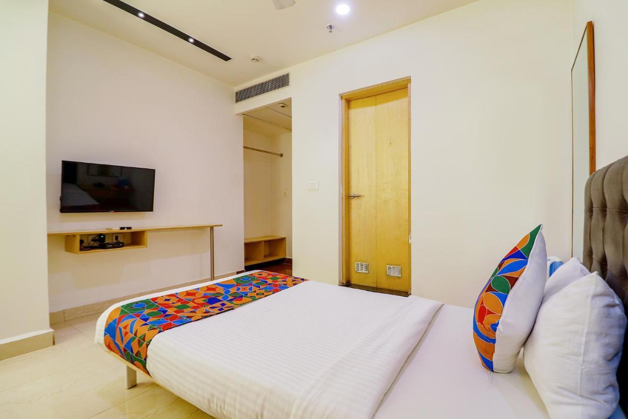Fabhotel Aamantran & Banquet Halls - Nr Rtc X Roads Metro Station Hyderabad Exterior foto