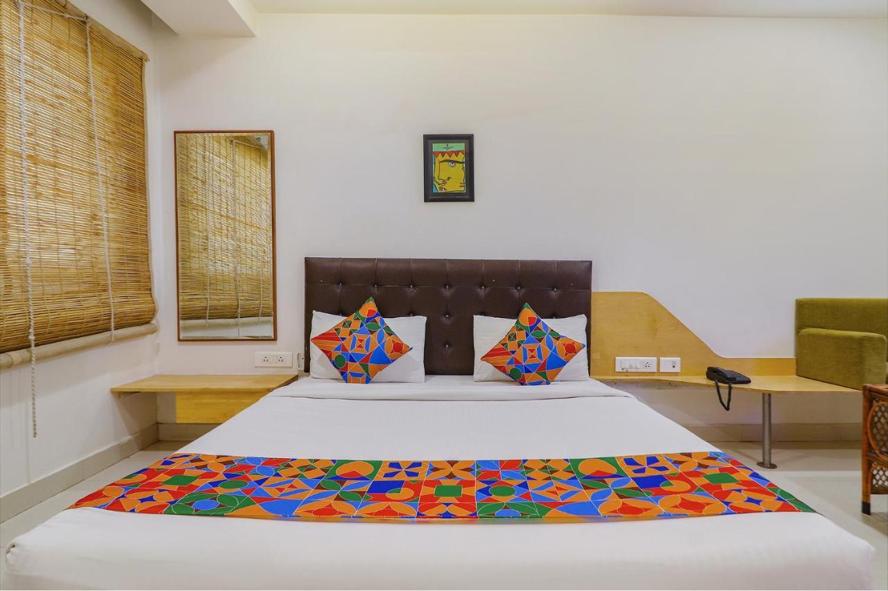 Fabhotel Aamantran & Banquet Halls - Nr Rtc X Roads Metro Station Hyderabad Exterior foto