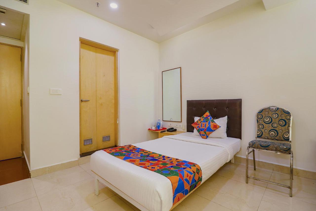 Fabhotel Aamantran & Banquet Halls - Nr Rtc X Roads Metro Station Hyderabad Exterior foto