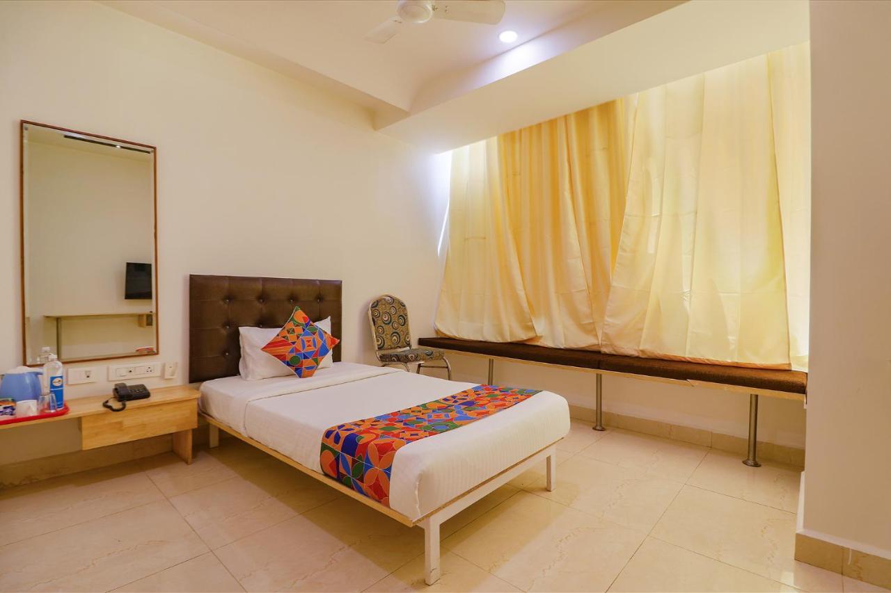 Fabhotel Aamantran & Banquet Halls - Nr Rtc X Roads Metro Station Hyderabad Exterior foto